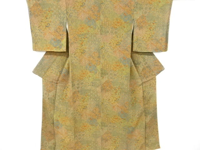 リサイクル　未使用品　縮緬地　草花に抽象模様小紋着物